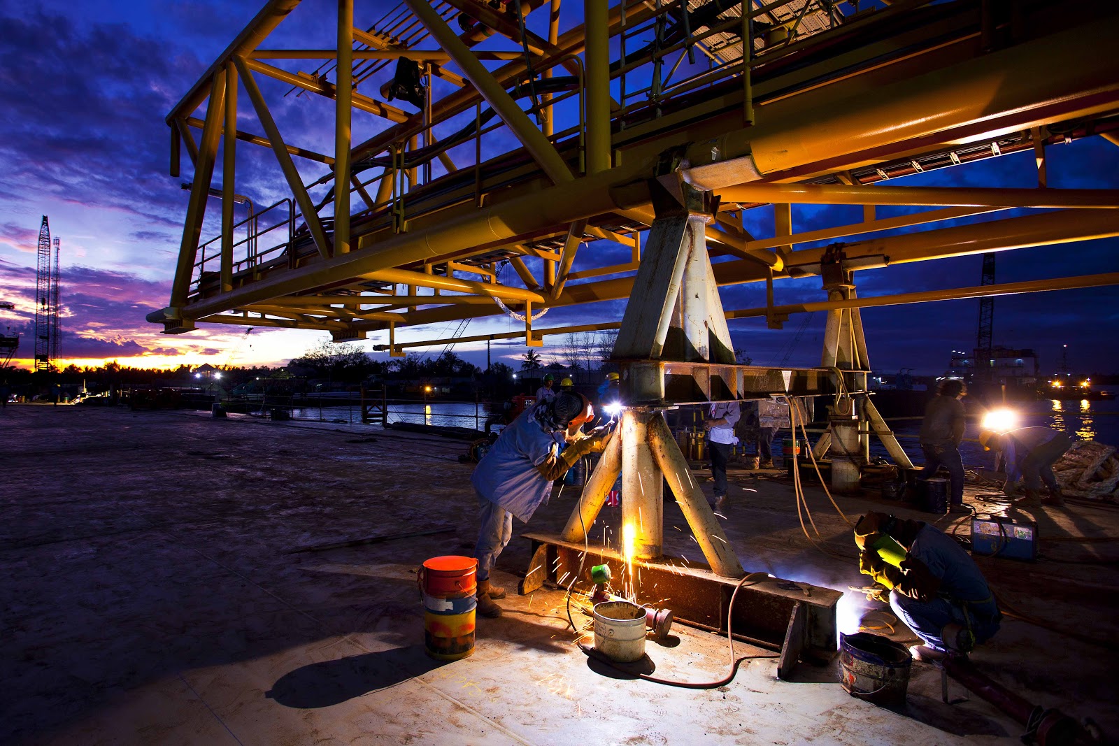 Gas Production Begins from Indonesia Pelikan Platform