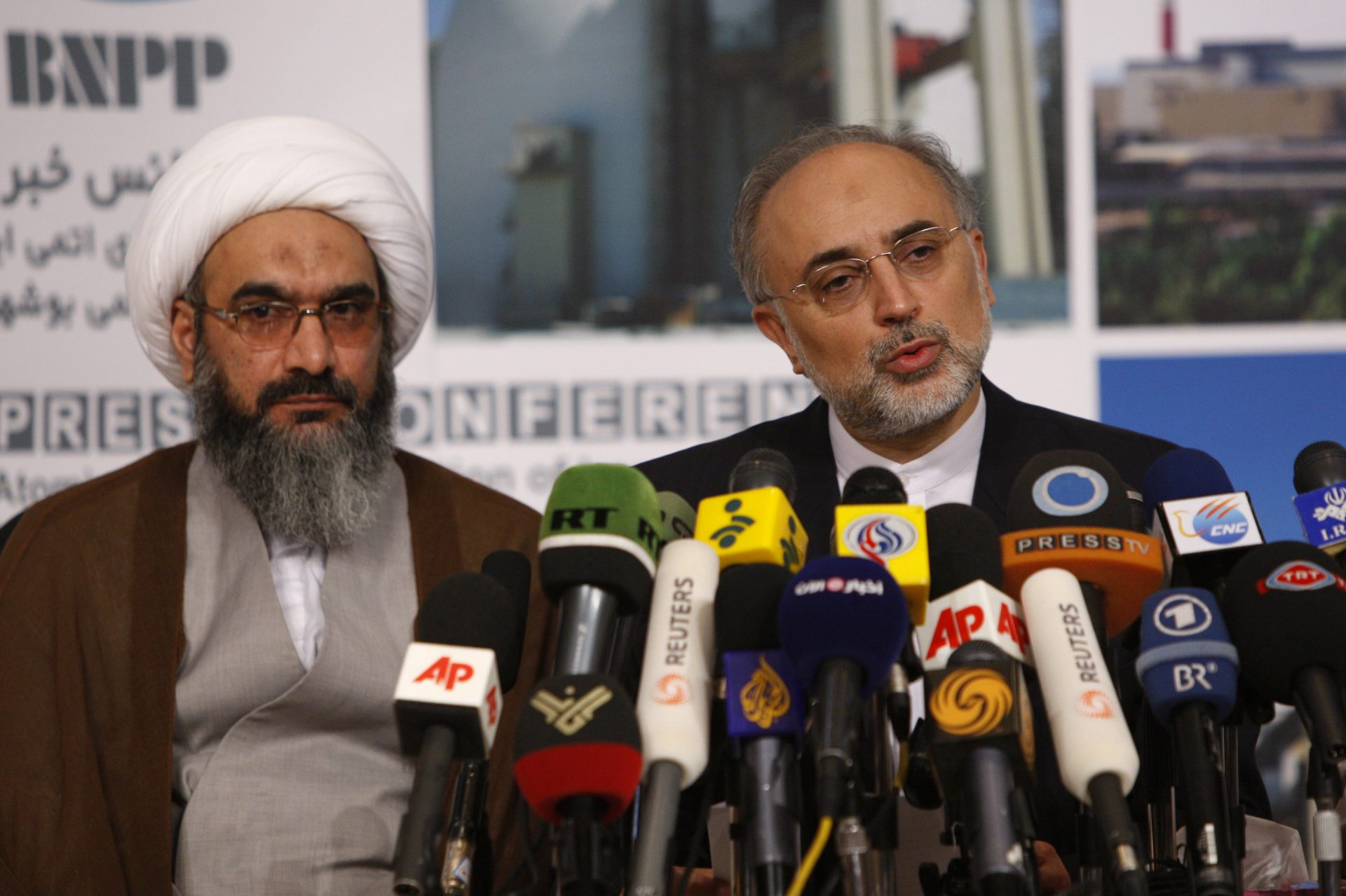 Iran Decommissions Centrifuges During Nuclear Visit to Japan