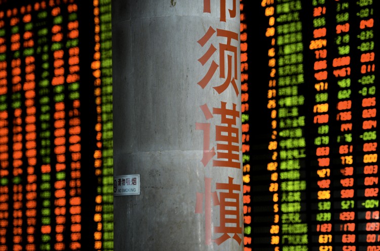 CNOOC Stocks Climb 44% in Shanghai Debut