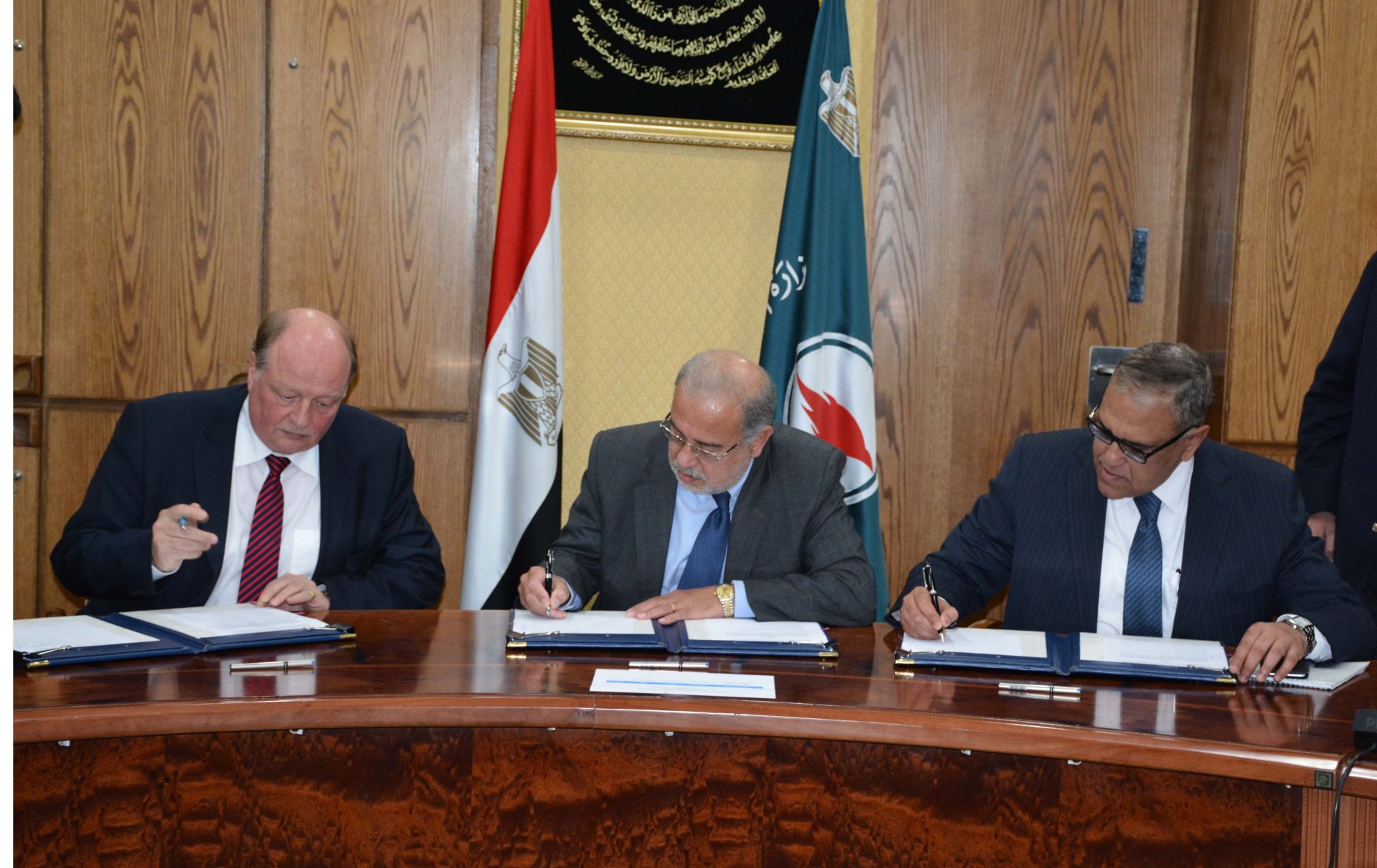 Petroleum Minister: 40% Price Increase for DEA Extracted Gas