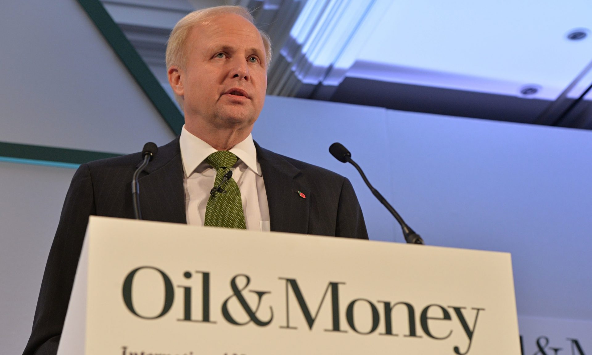 BP Balancing Act Maintains Profits in Face of Oil Price Plunge