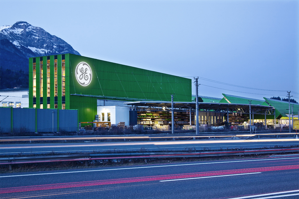 GE Refocuses on Industrial, Plans to Sell Financial Unit