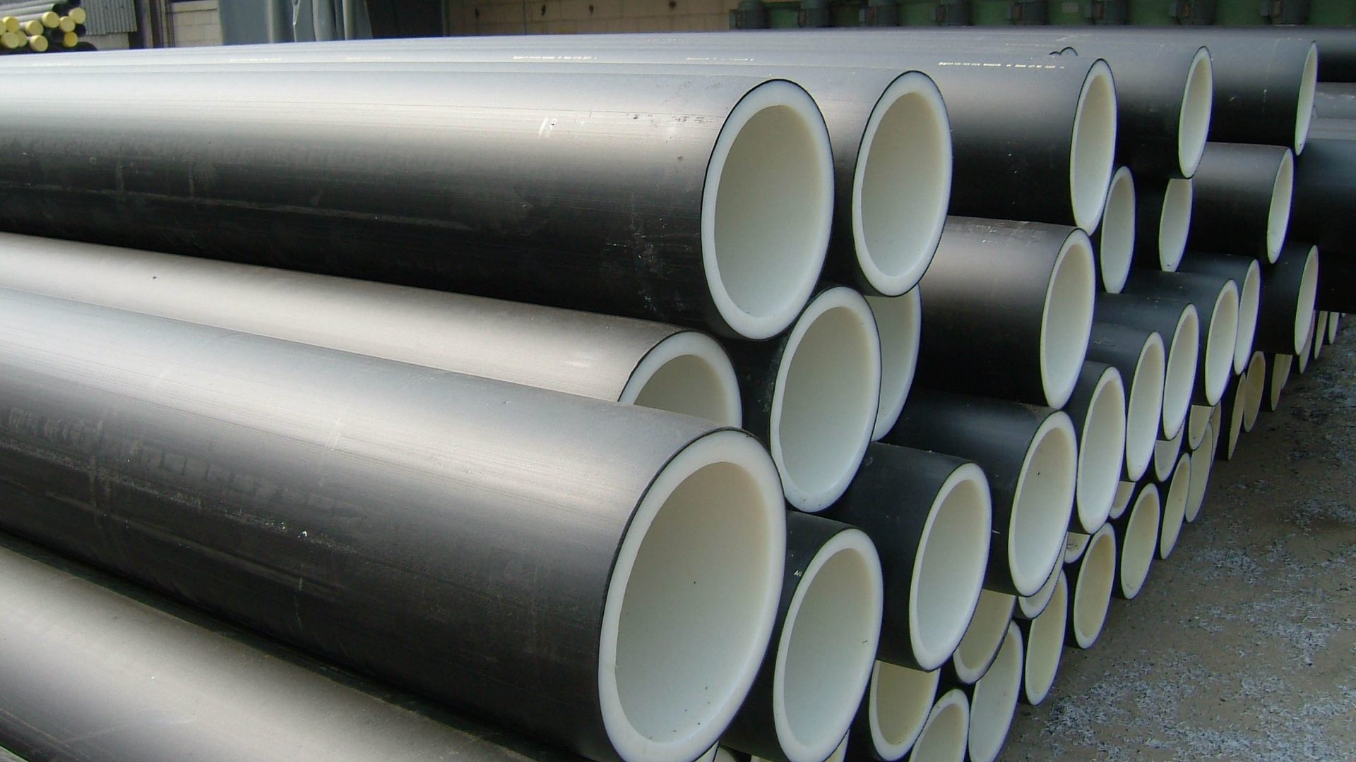 Iran Triple PetroChem Projects to Feed Polyethylene Pipelines