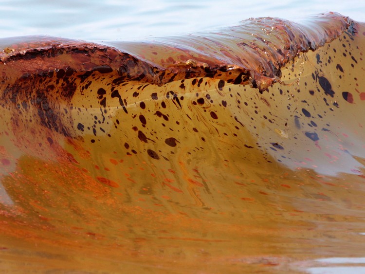 Ruptured Pipeline Near Santa Barbara Leaks 21,000 Gallons of Crude Oil