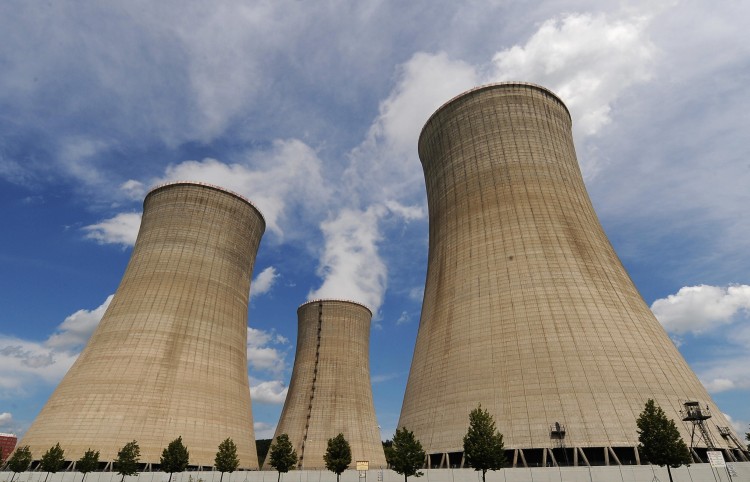 Iran, Russia to Build 2 Nuclear Power Plants