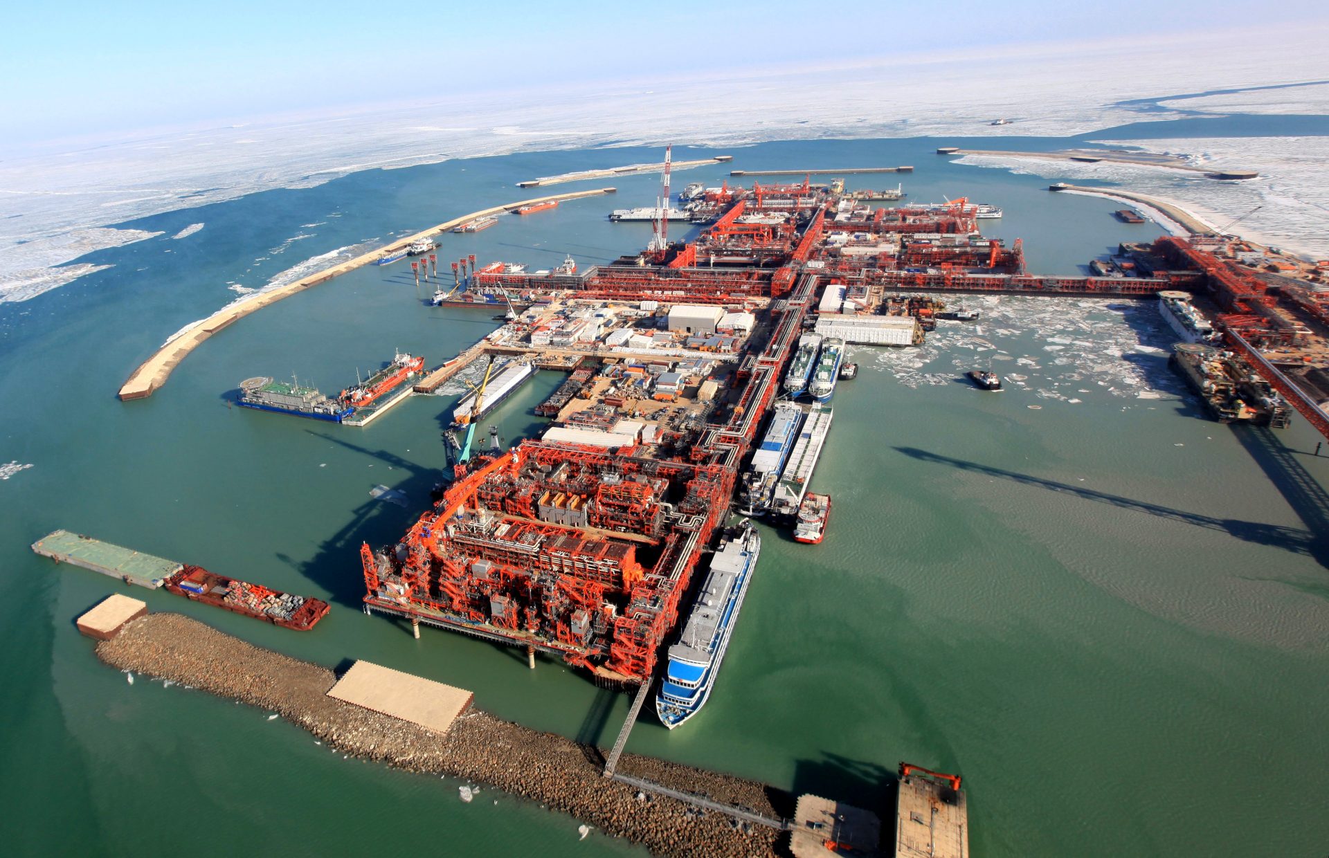 Caspian Crude Swaps Resume to Cure Iran Fuel Shortages