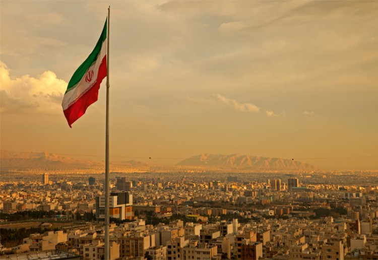 Iran to Develop 4 Oil Fields