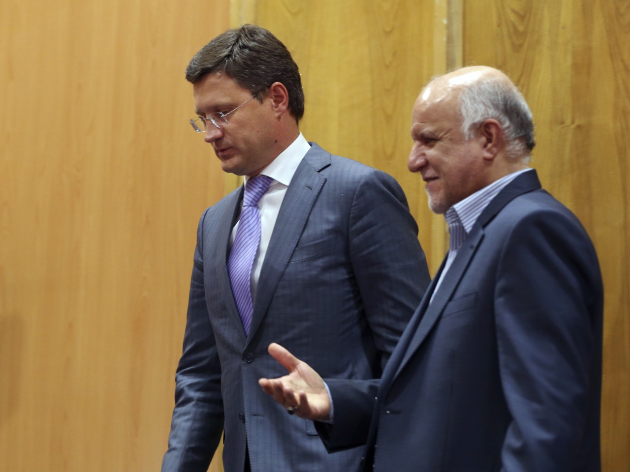 Iran, Russia Agree to Increase Output by 1M b/d