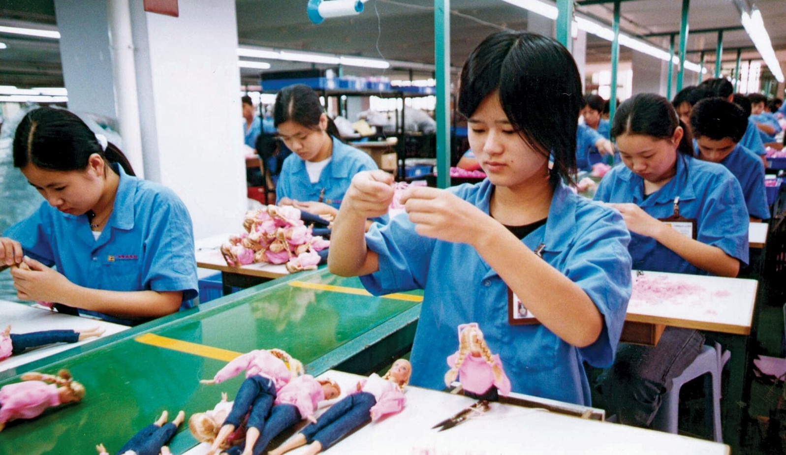 Oil Price Slides on Weak China Data, Record Russian Output