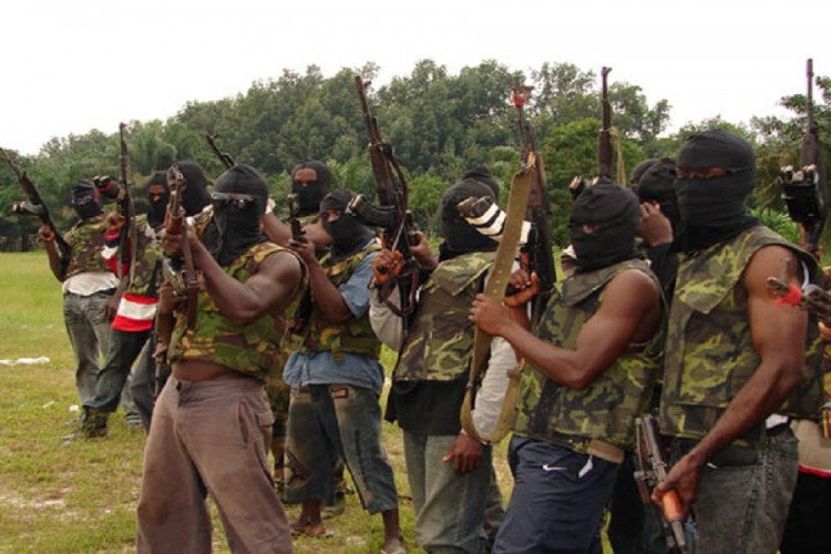 Nigeria Militants Renew Threat as Buhari Visits Delta