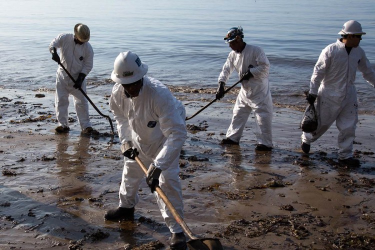 KPC: Kuwaiti Oil Spill Contained