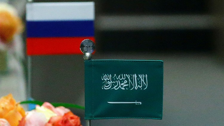 Saudi Arabia, Russia Cooperate Over Oil Market