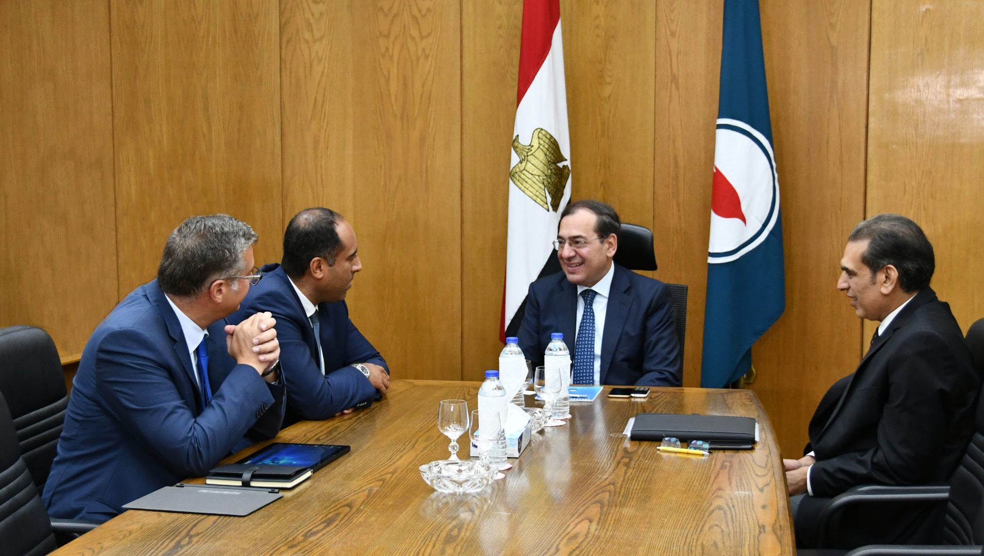 Schlumberger Discusses Seismic Survey Developments with El Molla