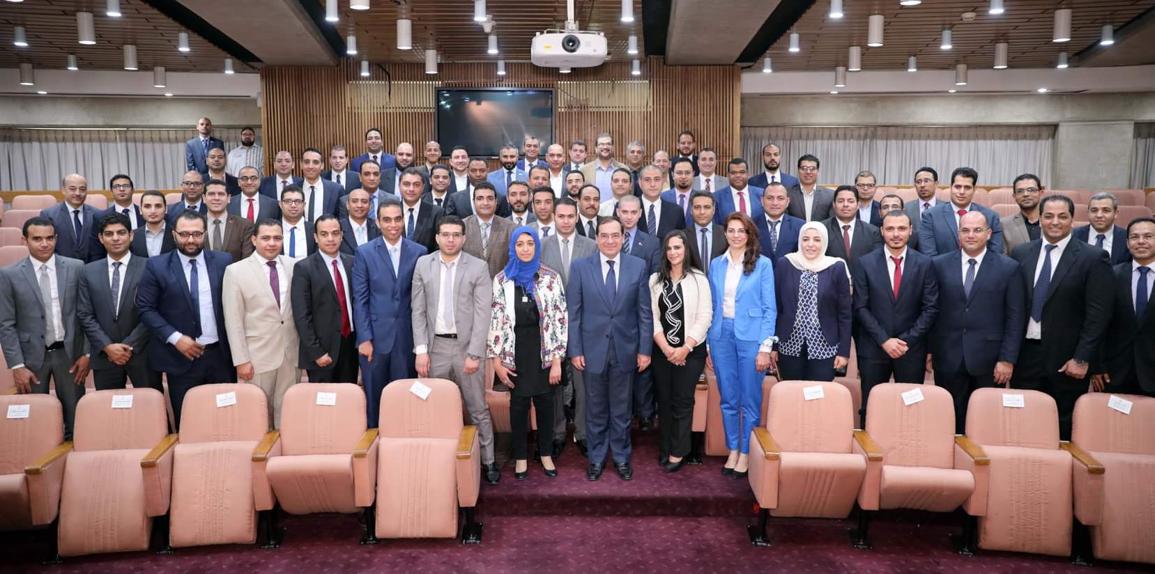 El Molla Meets with Youth in HSE Training Program