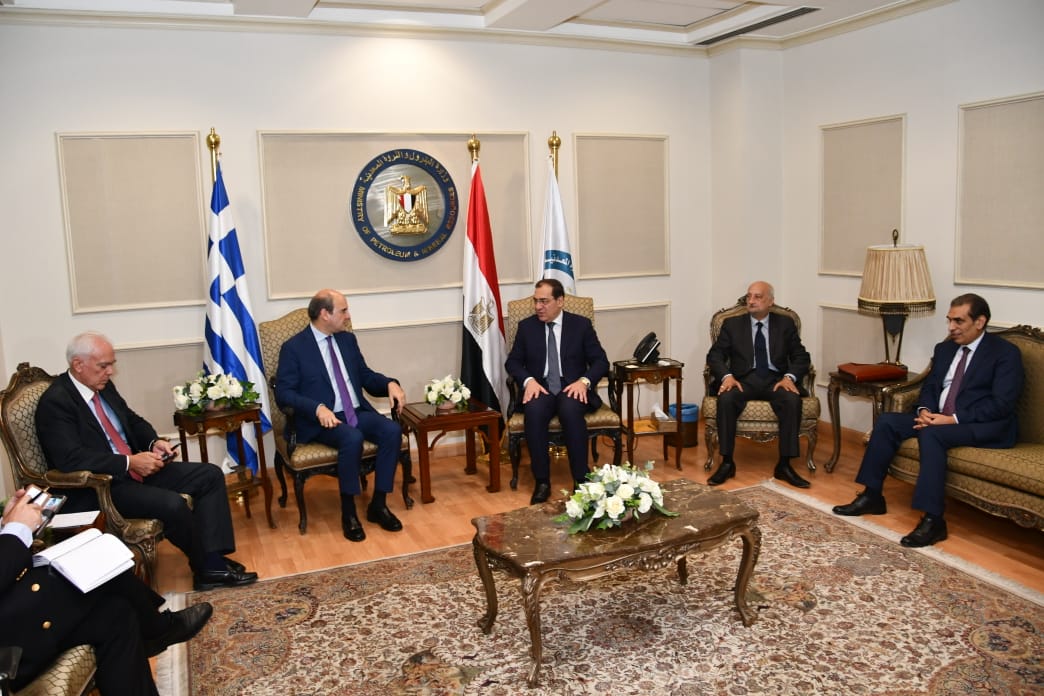 Egypt Discusses Bilateral Cooperation with Greece