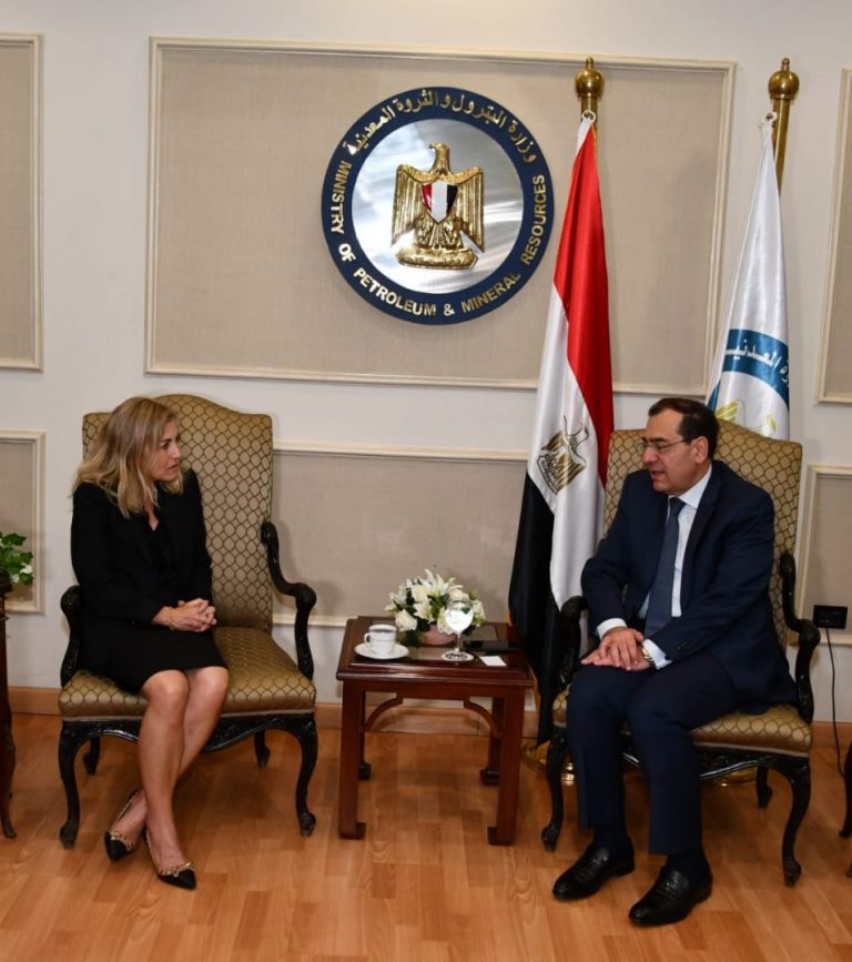 El Molla, Lind Discuss Cooperation Ways in Oil, Gas