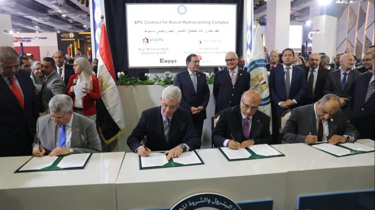 Egypt, Italy Sign EPC Contract Worth $2.5 billion