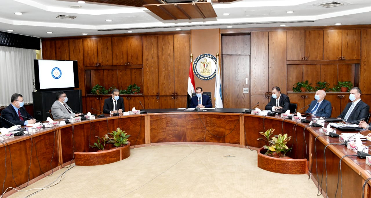 El Molla Reviews Current Oil Production Rates