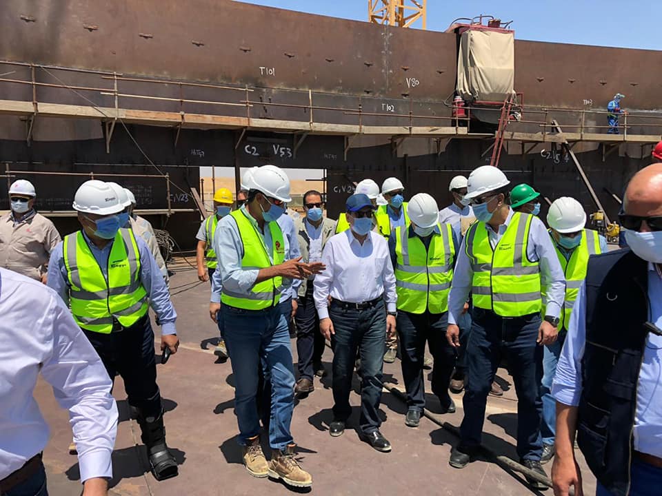 El Molla Inspects Petroleum Projects in Gulf of Suez