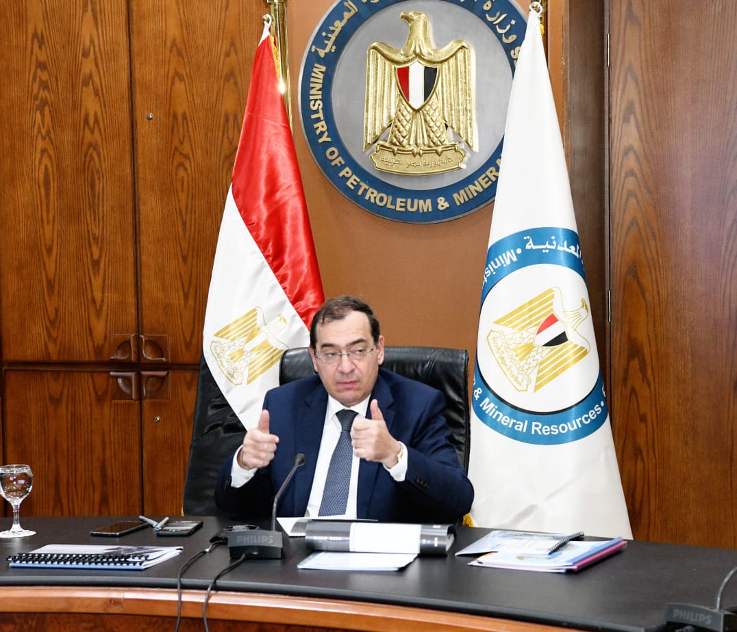 El Molla Pushes for Development of Petroleum Products’ Distribution System