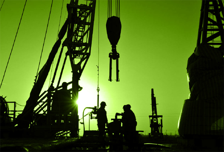 Hydraulic Jacks Enable Ras Badran Tank Farm