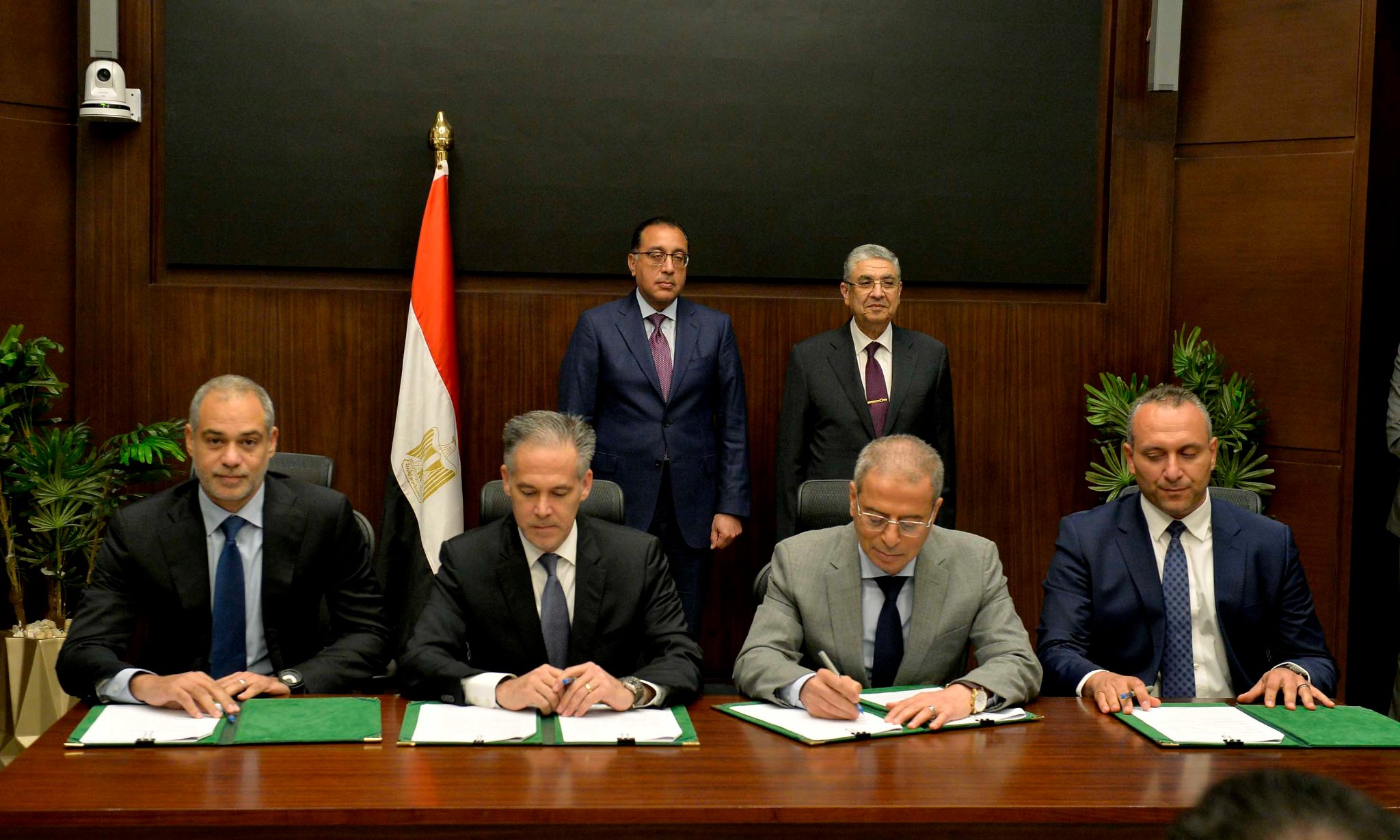 Egypt PM Witnesses Two Decarbonization Agreements Between Egyptian Companies, GE