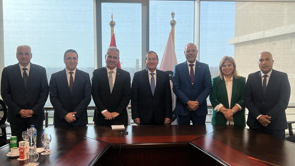 El Molla Praises Petroleum Workers Efficiency