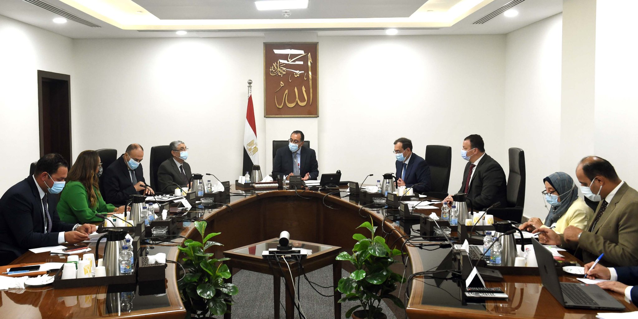 PM Reviews Efforts to Resolve Financial Entanglements Between Ministries