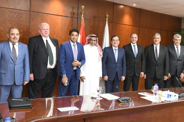 El Molla, AlKhorayef Explore Petroleum Cooperation Opportunities, Improving Brownfields