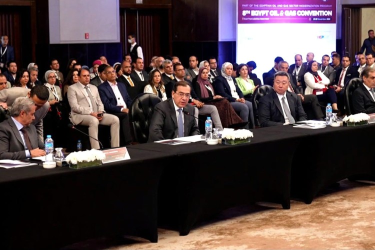 El Molla Chairs Energy Security Roundtable at 8th Egypt Oil & Gas Convention