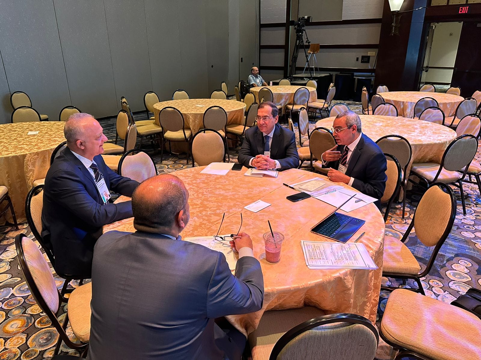 Egypt, WB Discuss Emissions Reduction Initiatives