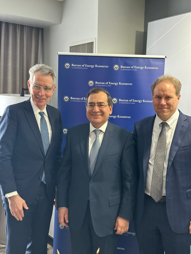 Egypt, US Discuss Energy Transition, Carbon Management