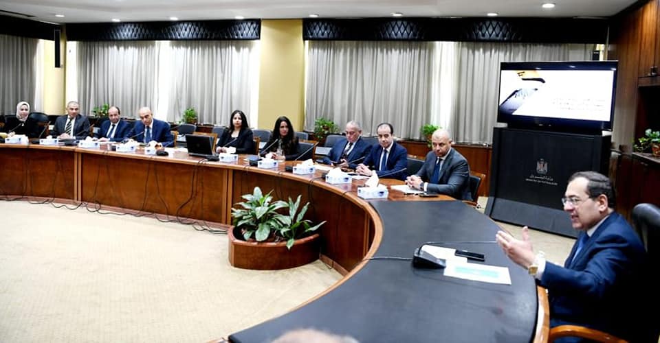 El Molla Meets with EGX Chairman to Review Shares Trading Mechanisms