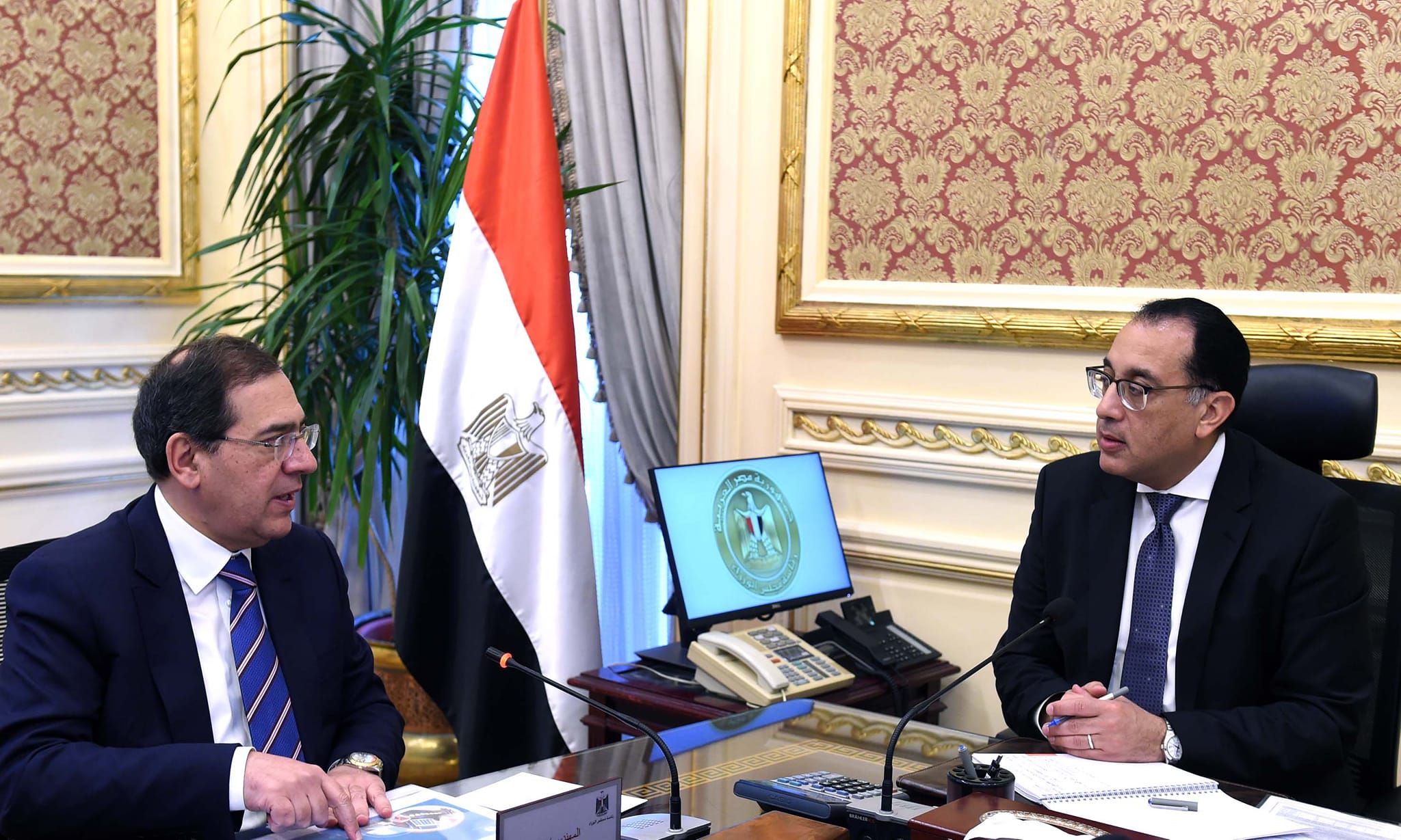 PM, El Molla Discuss Latest Petroleum Sector Developments