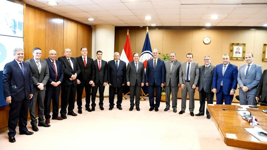 El Molla Follows Up on Operational Efficiency, Integration Between Western Desert Companies