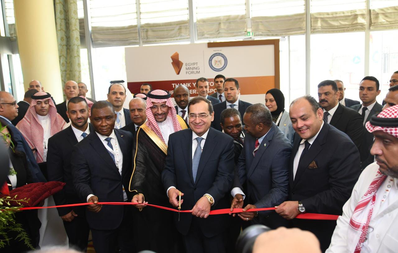 El Molla Takes Tour of Egypt Mining Forum’s Exhibition