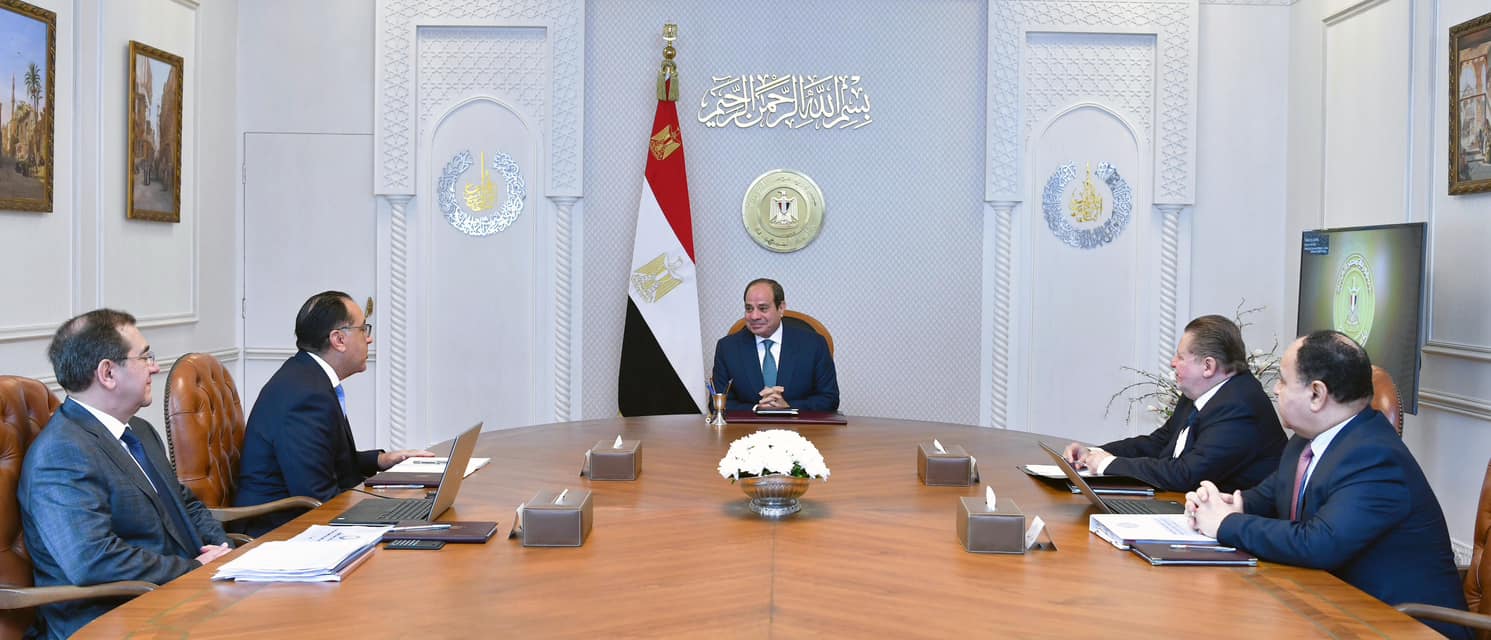 El Sisi Follows up on Development Efforts