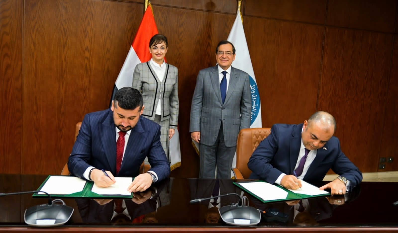 Town Gas, CIS Gaz Sign Natural Gas Cooperation MoU