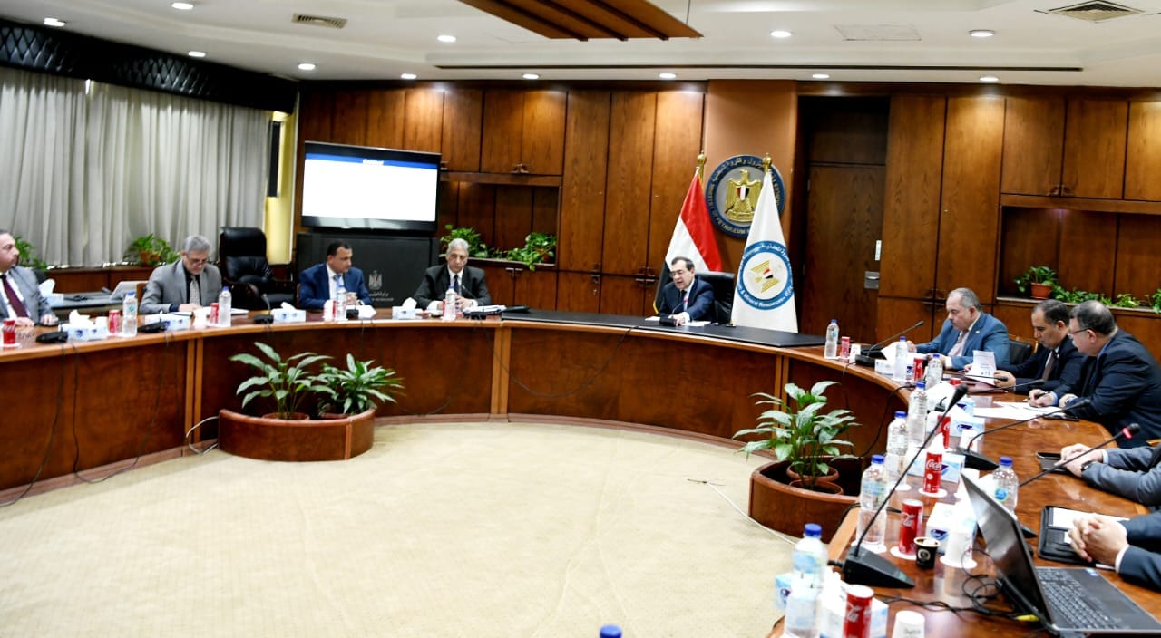 El Molla Reviews Production Development in Western Desert