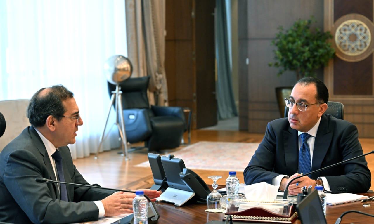 PM Monitors Progress of Expanding Automobile CNG Fuel Conversion Project