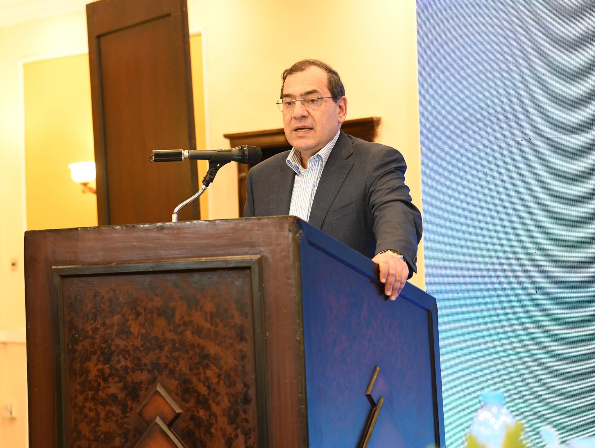 El Molla Participates in Dialogue with House of Representatives’ Energy and Environment Committee