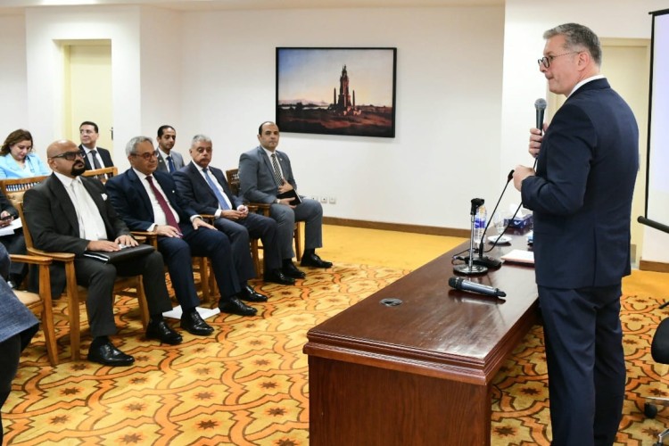 Badawi Meets New Egyptian Ambassadors to Highlight Investment Opportunities