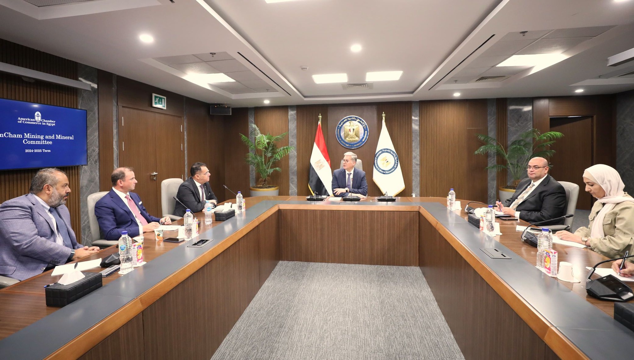 Badawi Highlights Mining Sector Potential in Meeting with AmCham Leaders