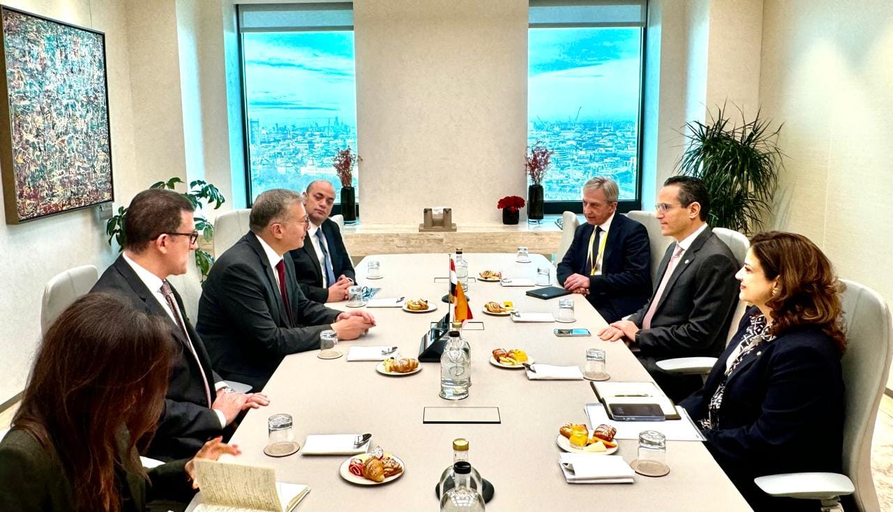 Badawi Reviews Shell’s Projects in Egypt During UK Visit