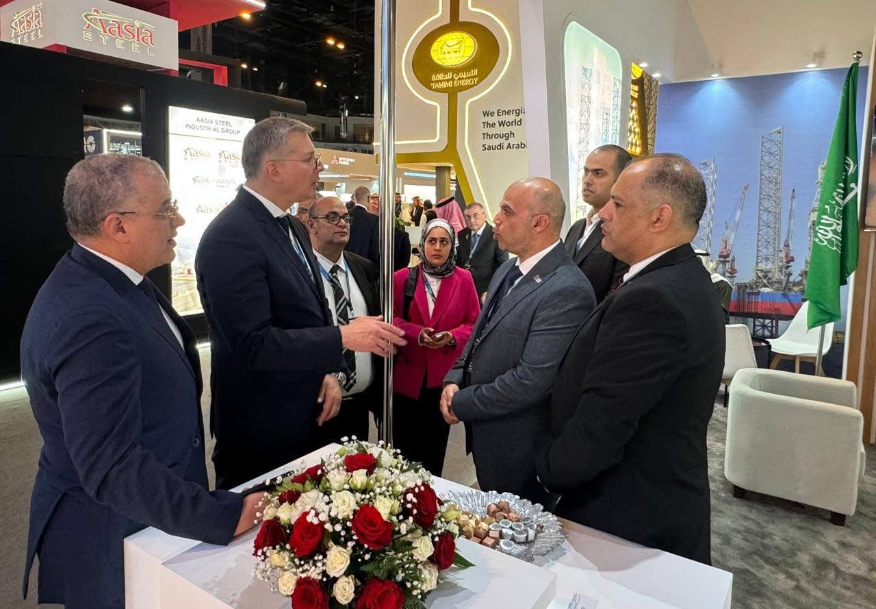 Petroleum Minister Visits Egyptian Pavilion at IKTVA