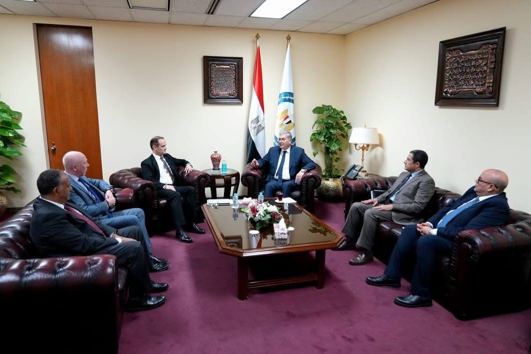 Badawi Holds Talks with Apache to Review Plans for Drilling New Wells in the Western Desert