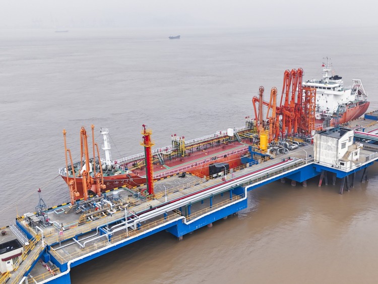 Sinopec Launches 500-Ton Bio-Aviation Fuel Shipment to Hong Kong