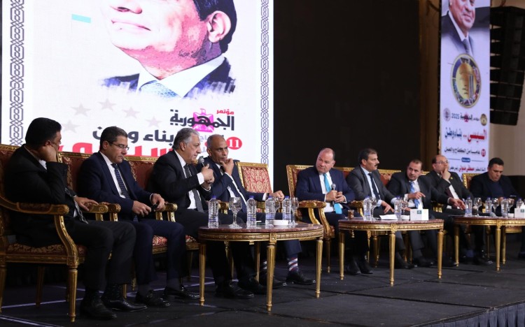 Oil, Gas Leaders Chart Ambitious Future at El Gomhoria Conference