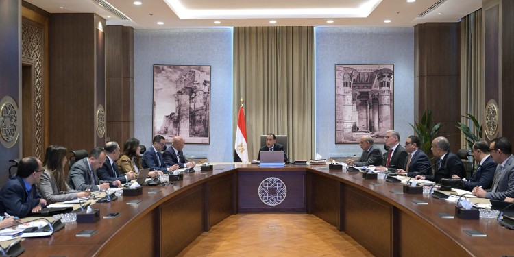 Egypt PM Reviews Ambitious Green Hydrogen Project in Gulf of Suez