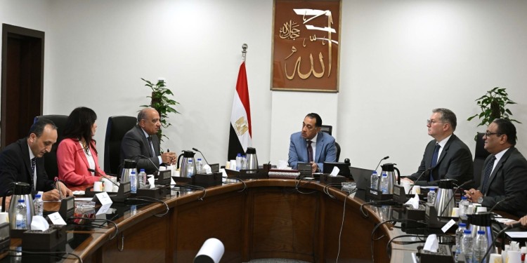 PM Reviews Efforts with Ministers to Secure Egypt’s Energy